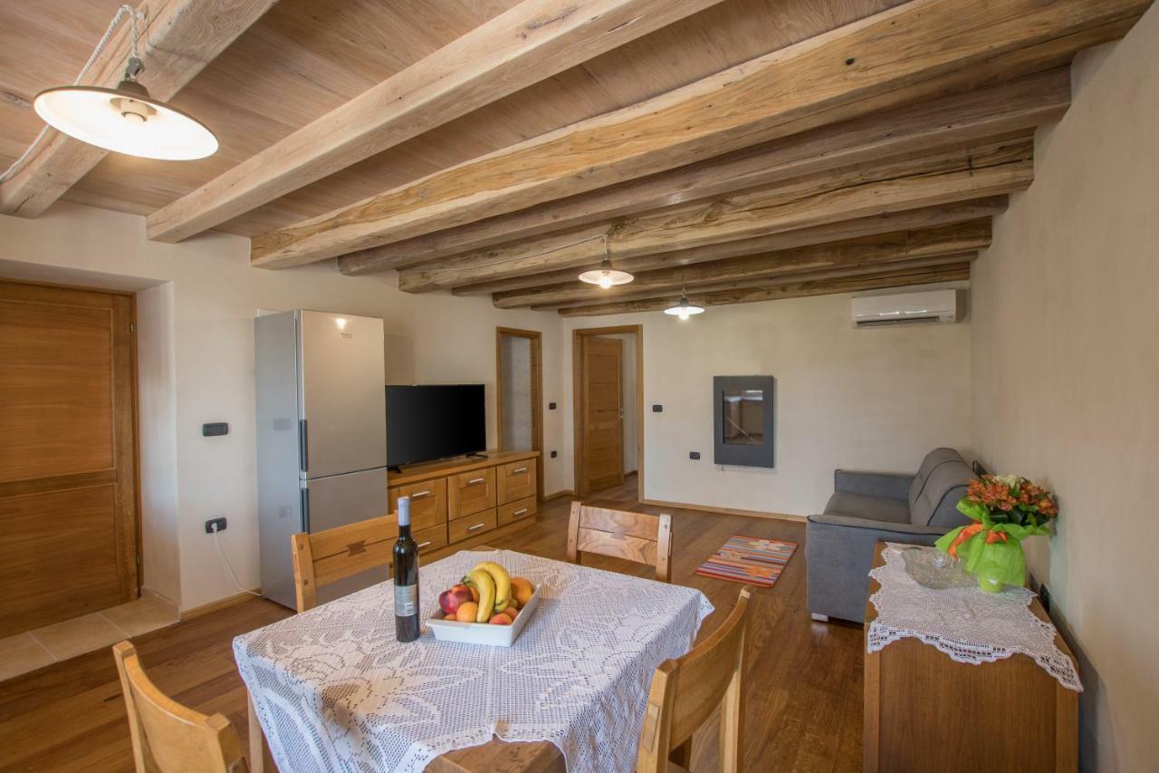 Lana House With Apartments Petrovija Экстерьер фото