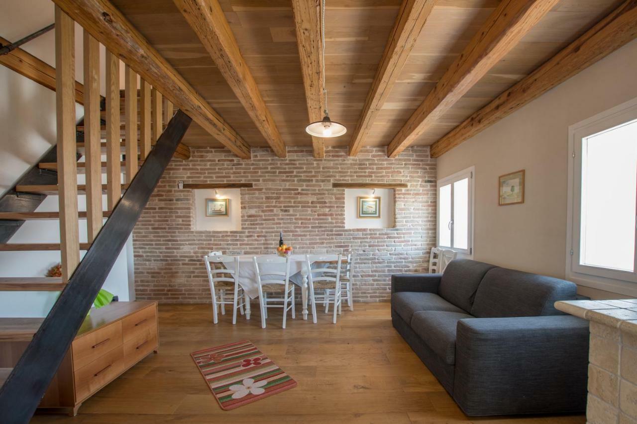 Lana House With Apartments Petrovija Экстерьер фото