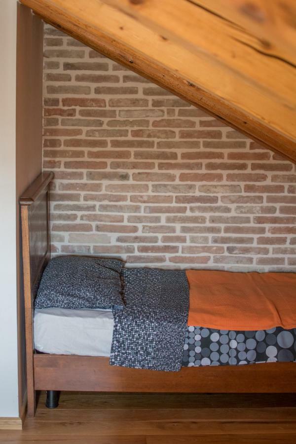 Lana House With Apartments Petrovija Экстерьер фото